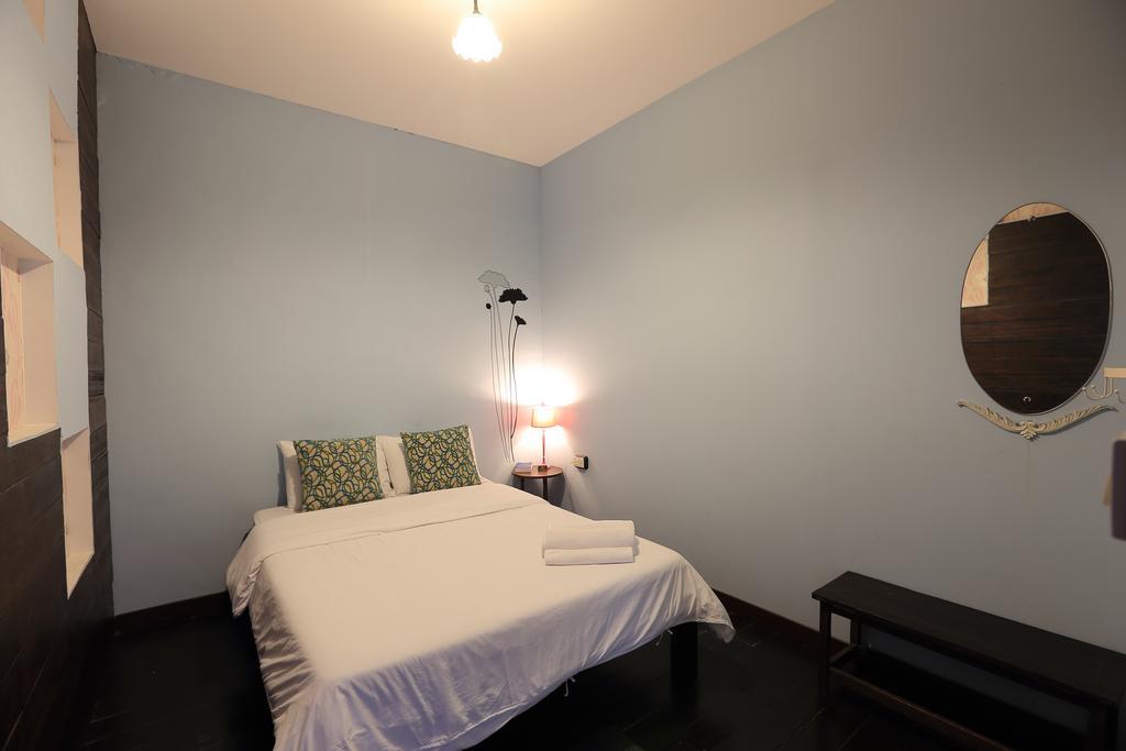 Luang Poj Boutique Hostel Ranong Quarto foto
